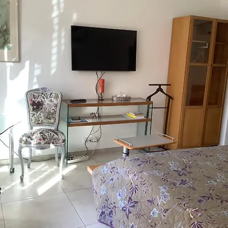 Bed & Breakfast De La Terre Blanche